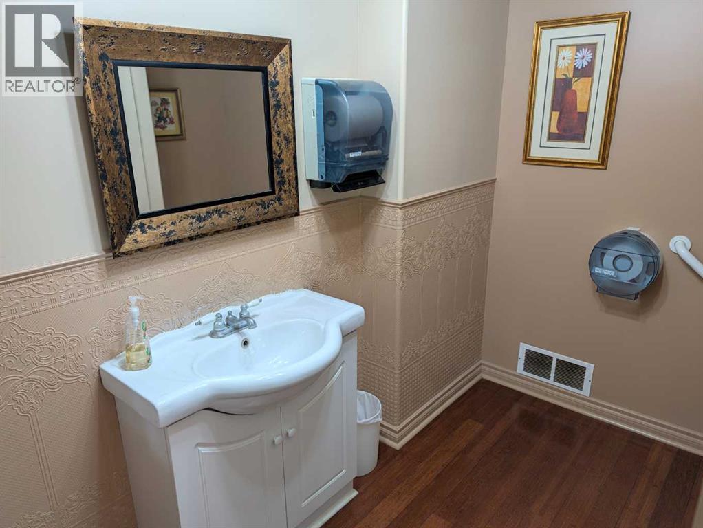 4719 48 Avenue Property Photo 28