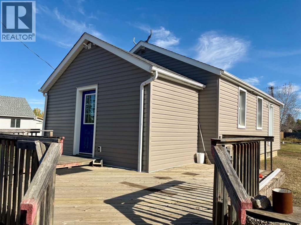 5123 47 Street Property Photo 1