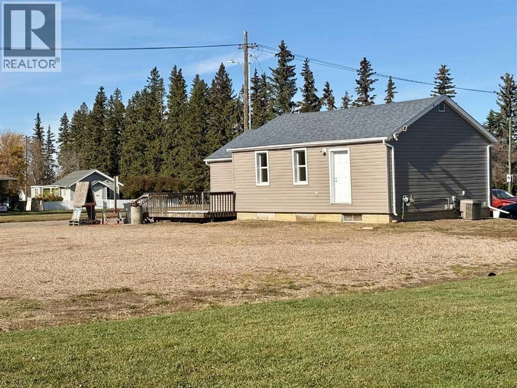5123 47 Street Property Photo 17