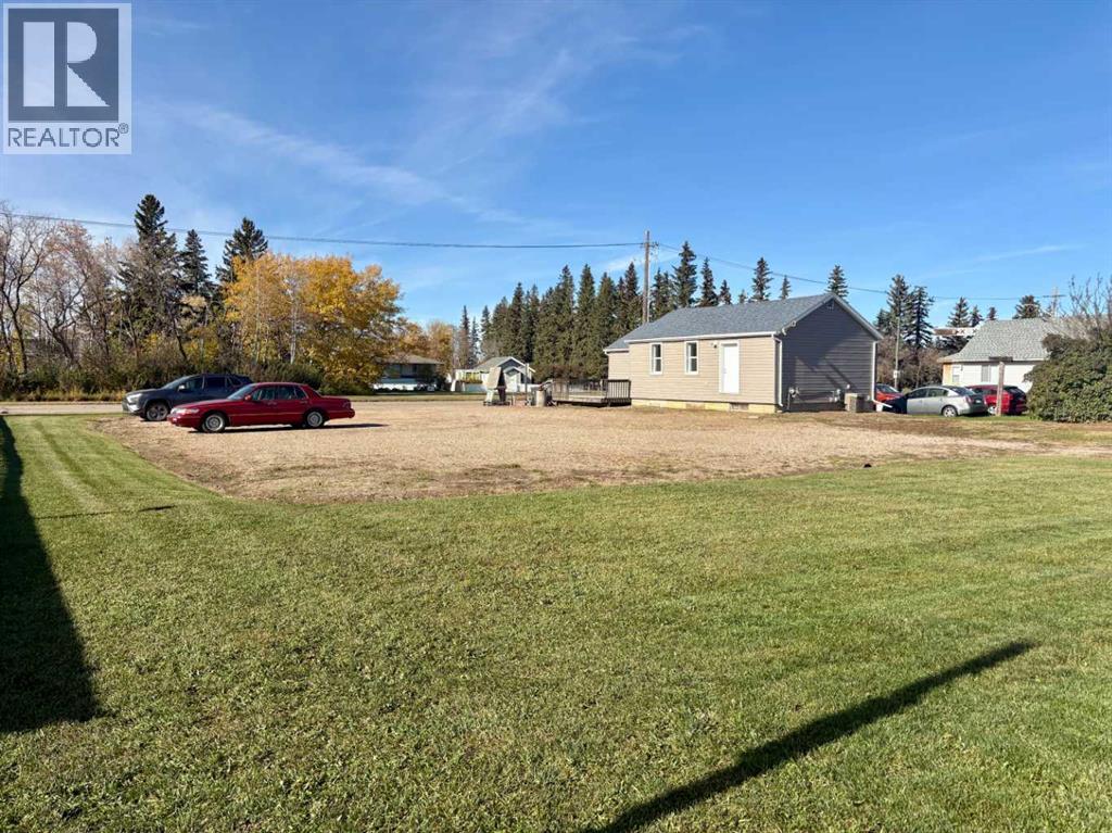 5123 47 Street Property Photo 18