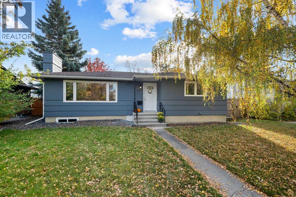 4207 5 Avenue Sw Property Photo 2