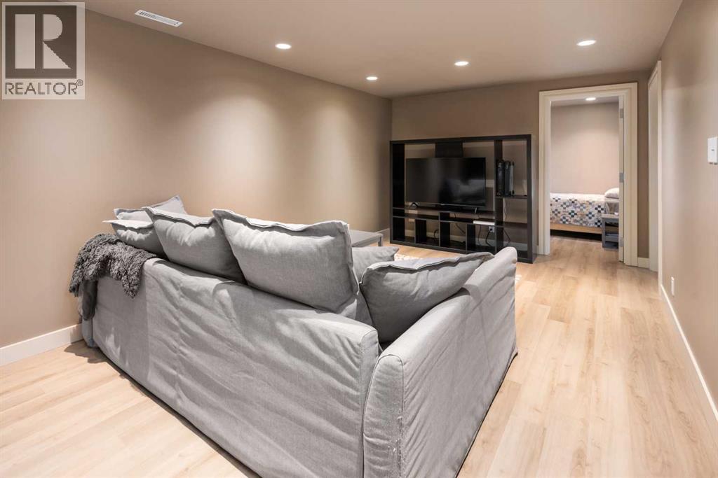 4207 5 Avenue Sw Property Photo 24