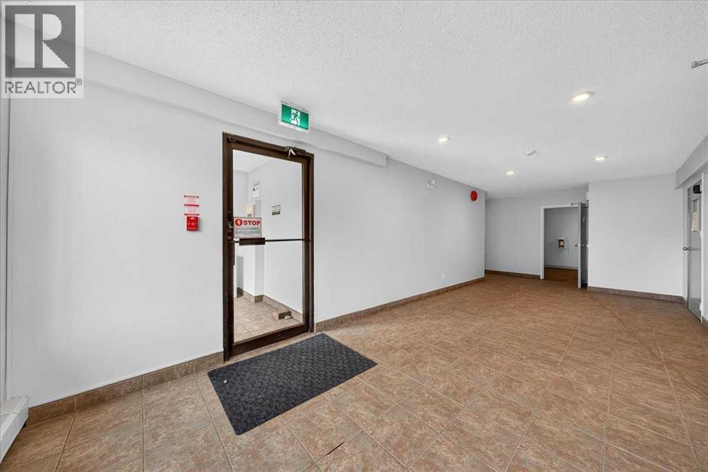 1712 38 Street Southeast Property Photo 3