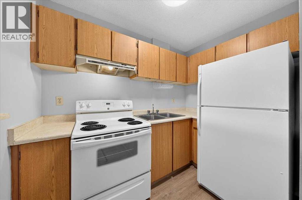 1712 38 Street Southeast Property Photo 7
