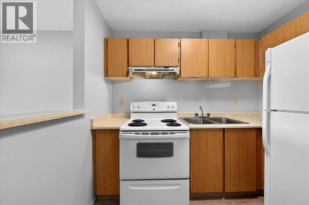 1712 38 Street Southeast Property Photo 8