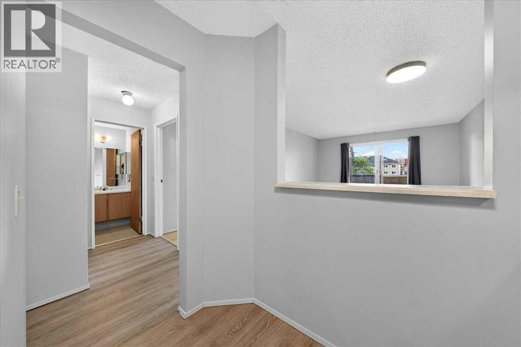 1712 38 Street Southeast Property Photo 9