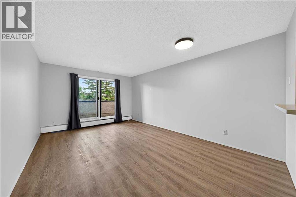 1712 38 Street Southeast Property Photo 10