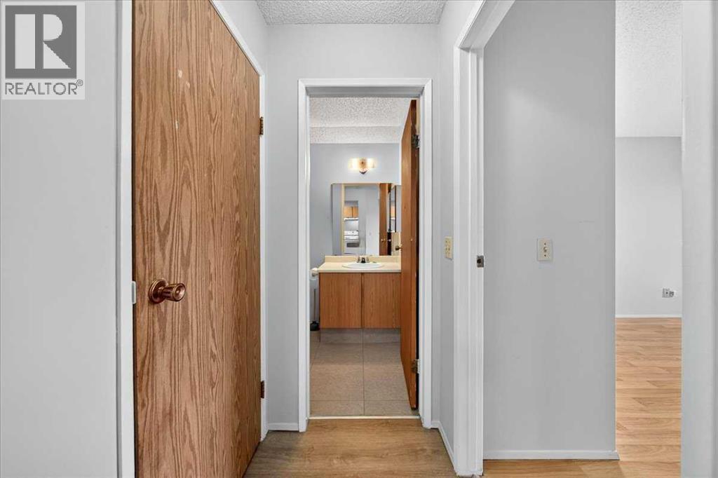 1712 38 Street Southeast Property Photo 17