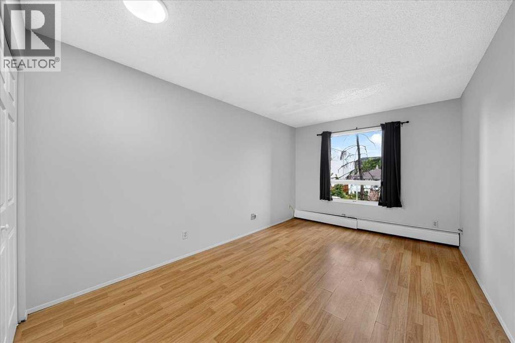 1712 38 Street Southeast Property Photo 19
