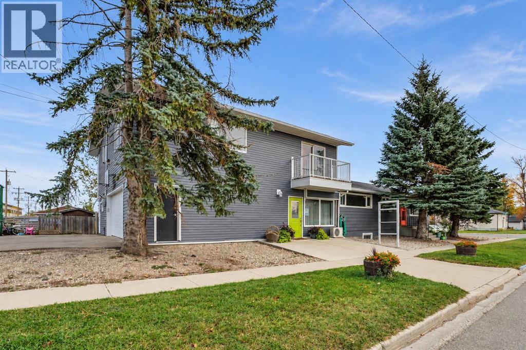 413 3 Street Property Photo 2