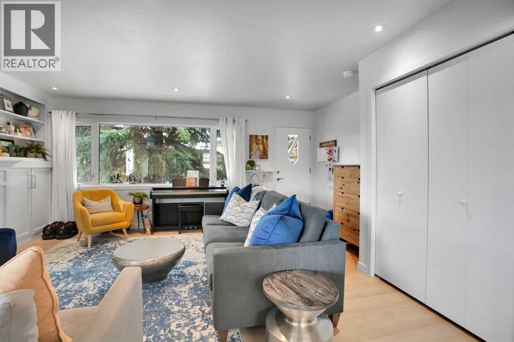 413 3 Street Property Photo 3