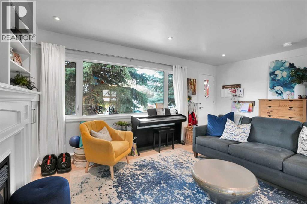 413 3 Street Property Photo 4