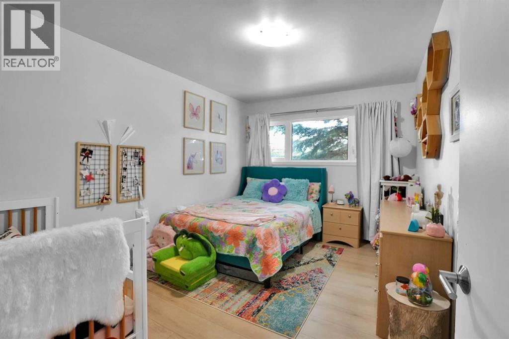 413 3 Street Property Photo 13
