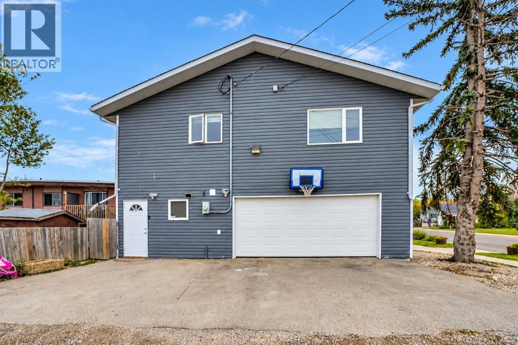 413 3 Street Property Photo 38