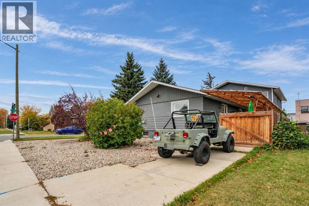 413 3 Street Property Photo 42