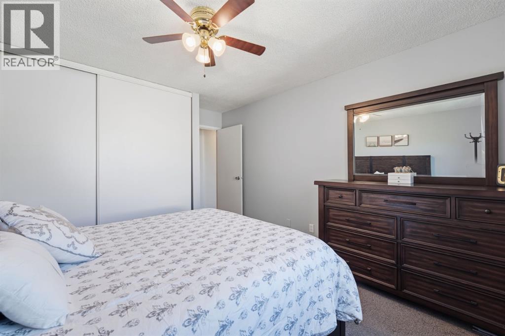 617 56 Avenue Southwest Property Photo 22