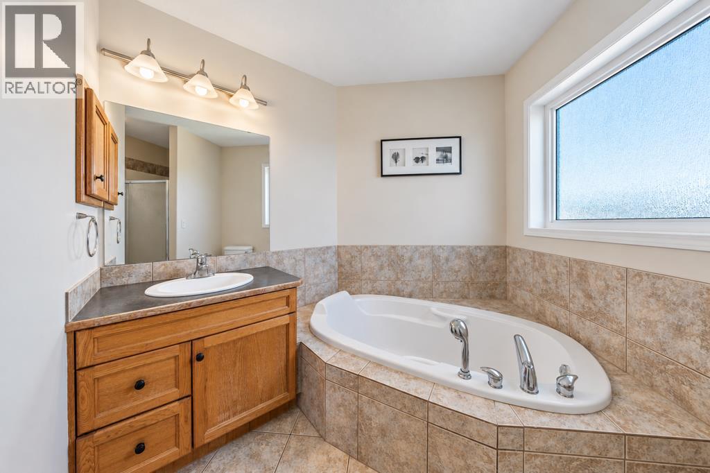 80 Irving Crescent Property Photo 23