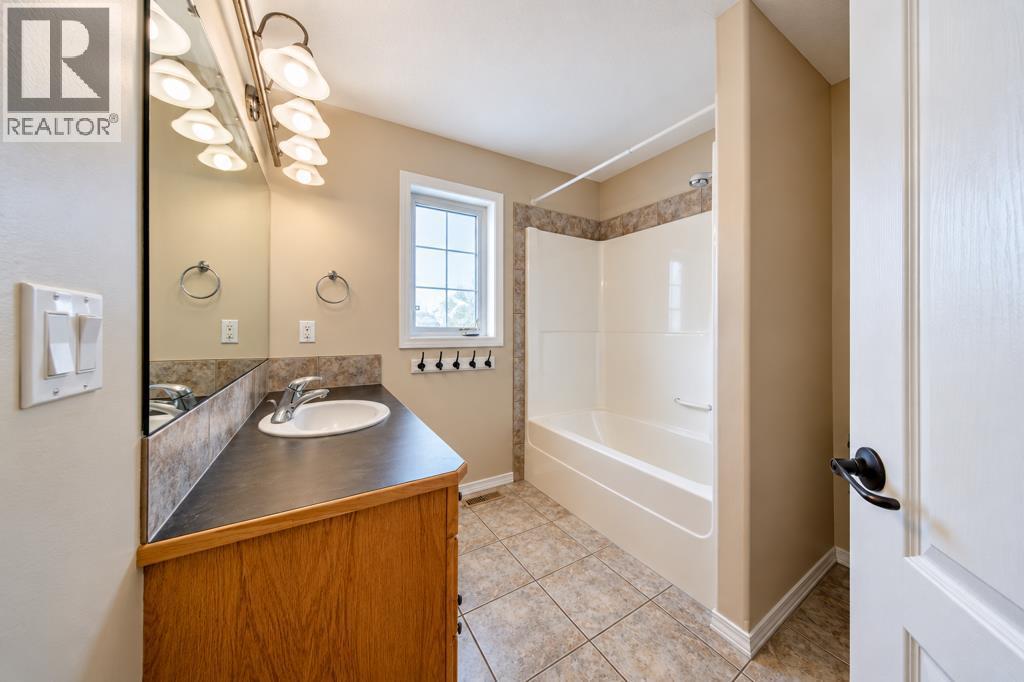 80 Irving Crescent Property Photo 25