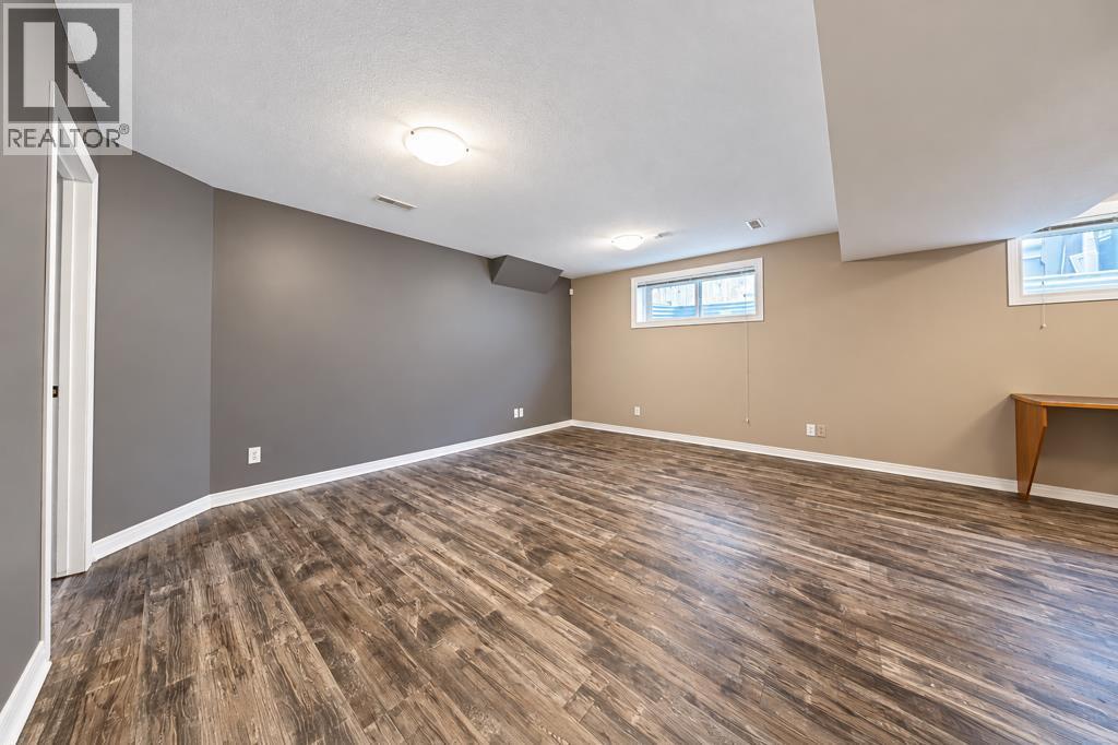 80 Irving Crescent Property Photo 31