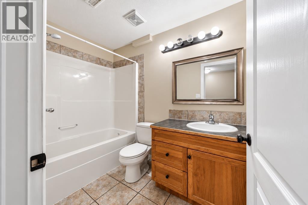 80 Irving Crescent Property Photo 32