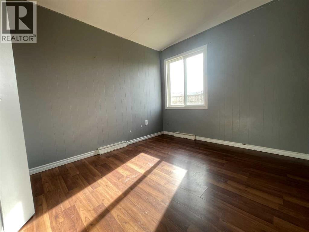 5308 57 Street Property Photo 9