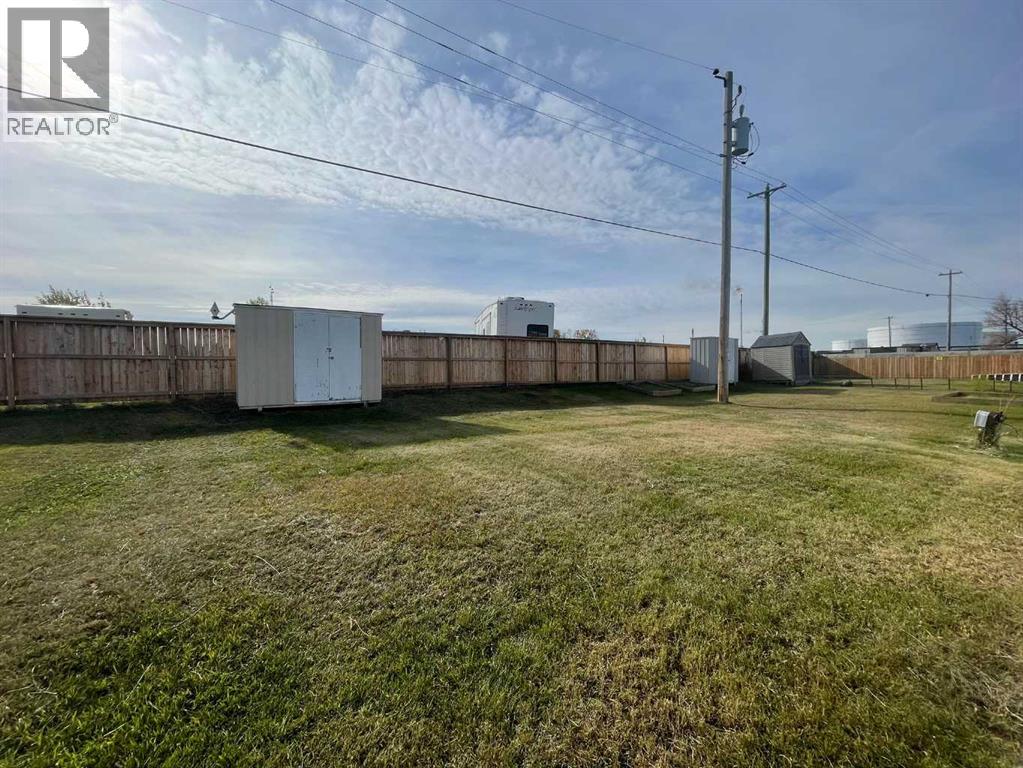 5308 57 Street Property Photo 10