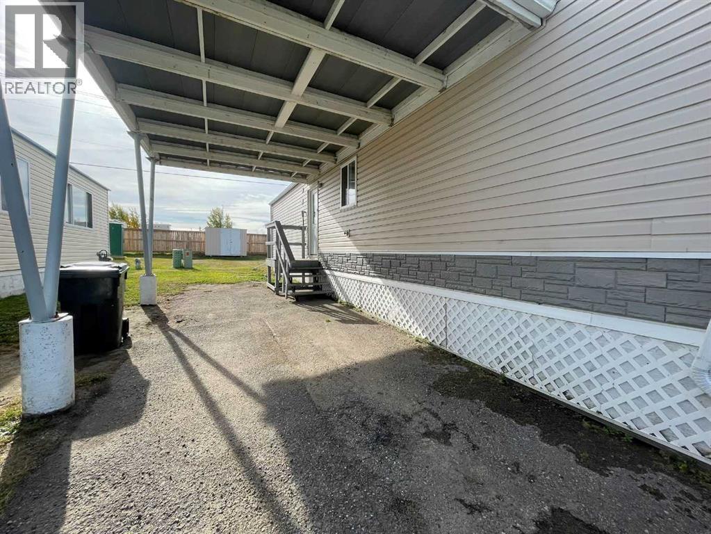 5308 57 Street Property Photo 12