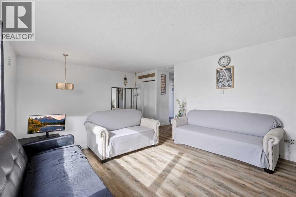 5008 63 Avenue Property Photo 7