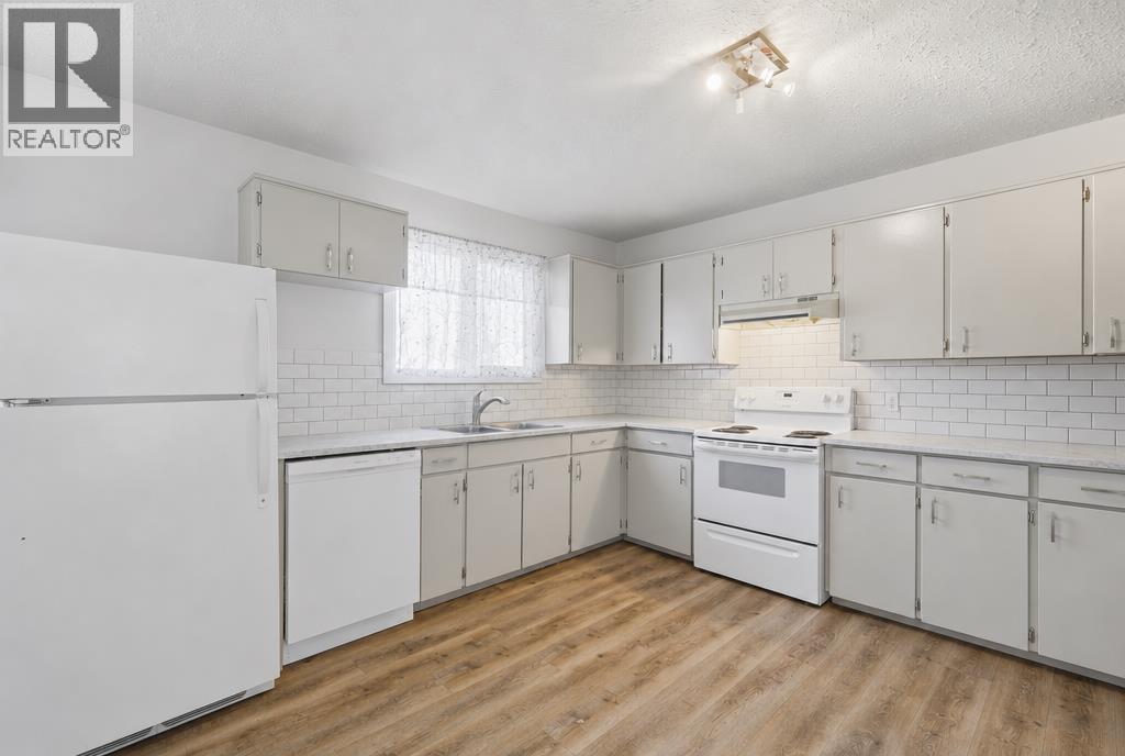 5008 63 Avenue Property Photo 9