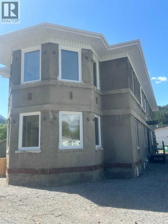 21 Ave 12366 Avenue Property Photo 1
