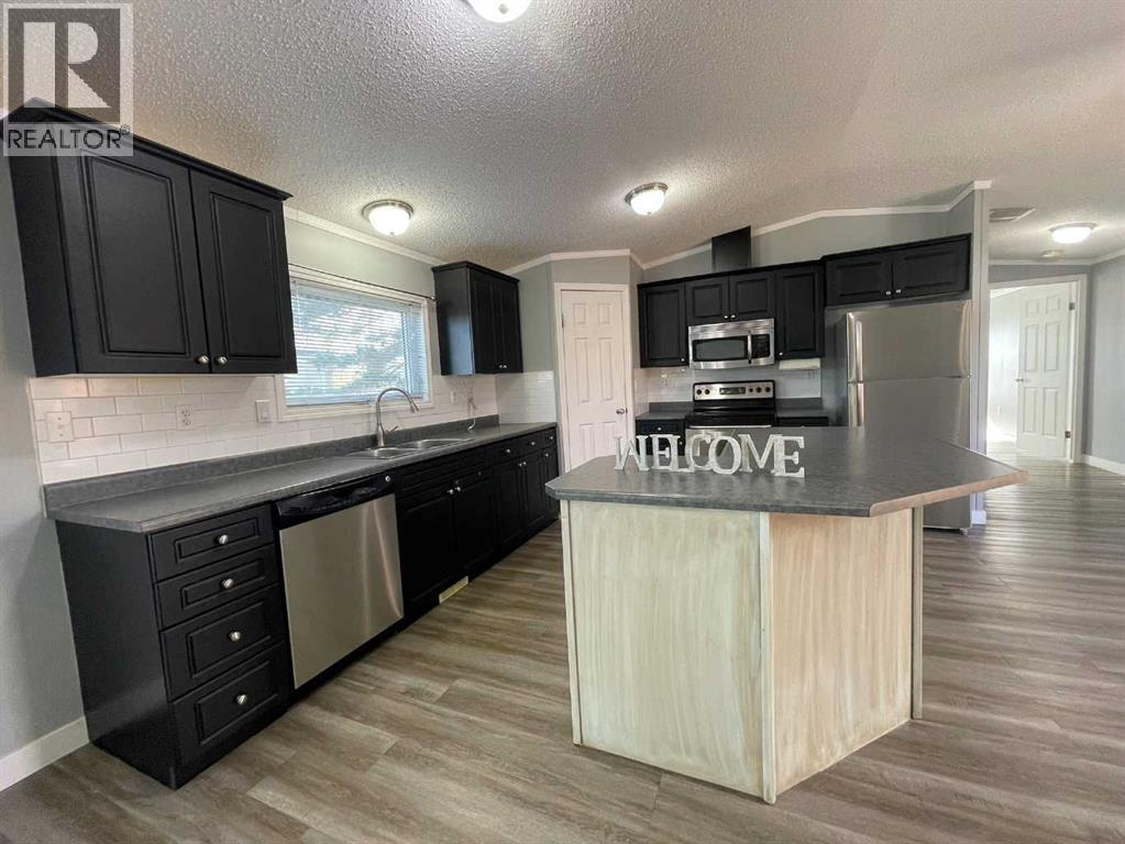 5308 57 Street Property Photo 5