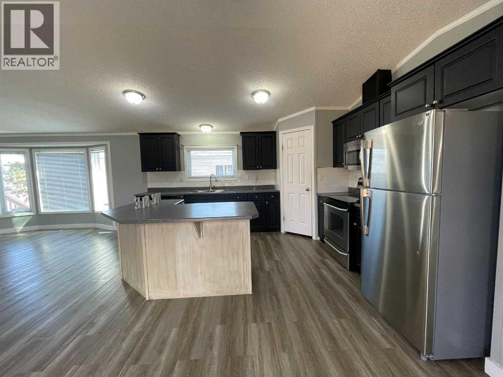 5308 57 Street Property Photo 6
