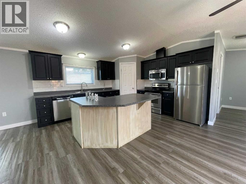 5308 57 Street Property Photo 7