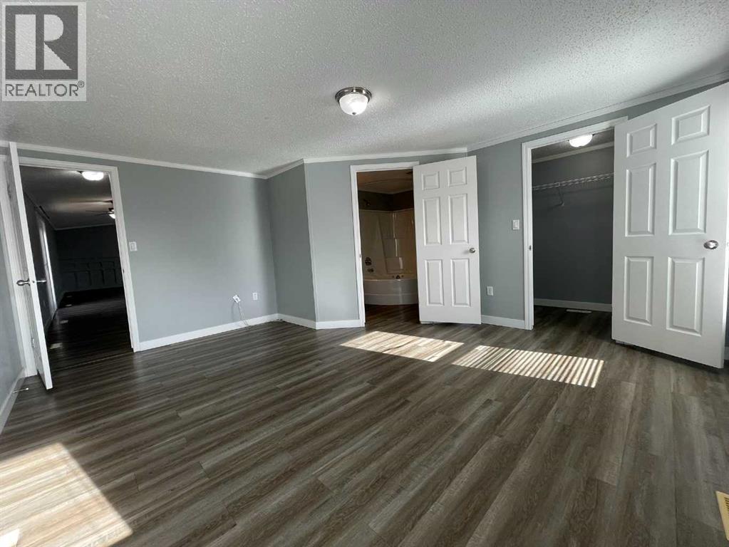 5308 57 Street Property Photo 10