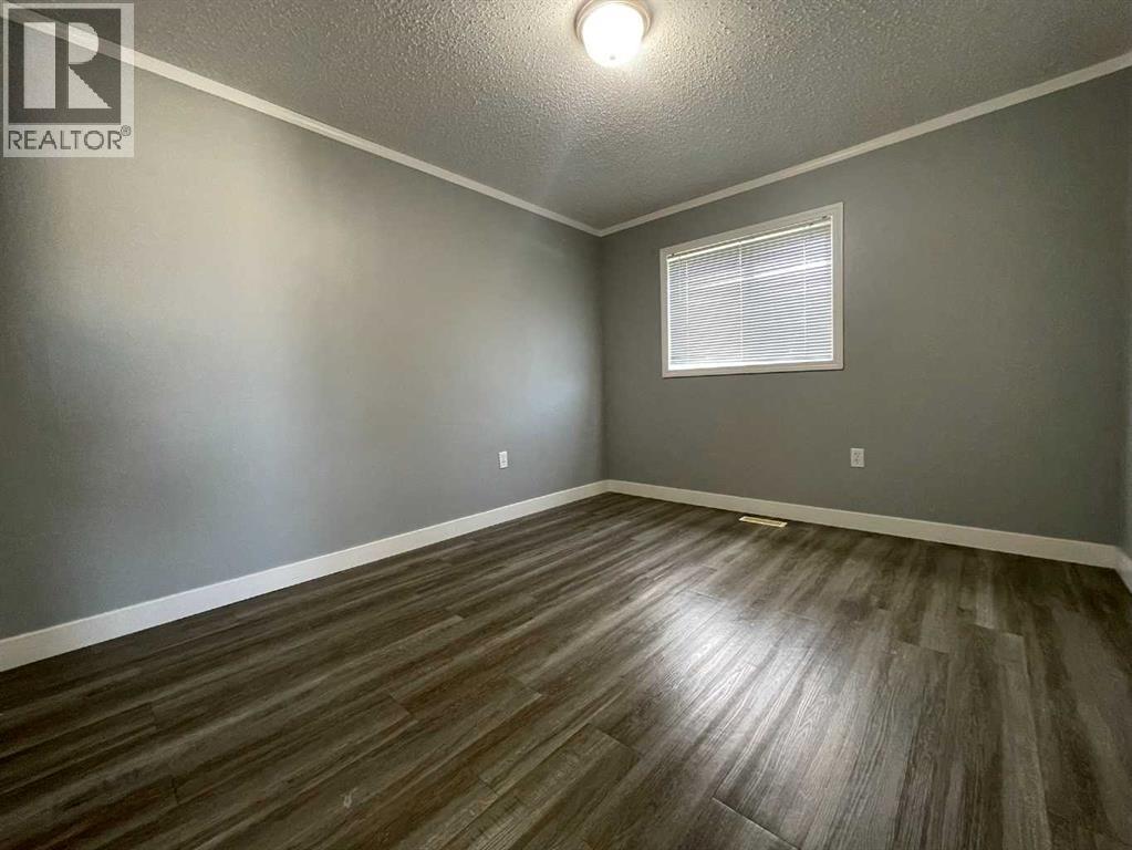 5308 57 Street Property Photo 14