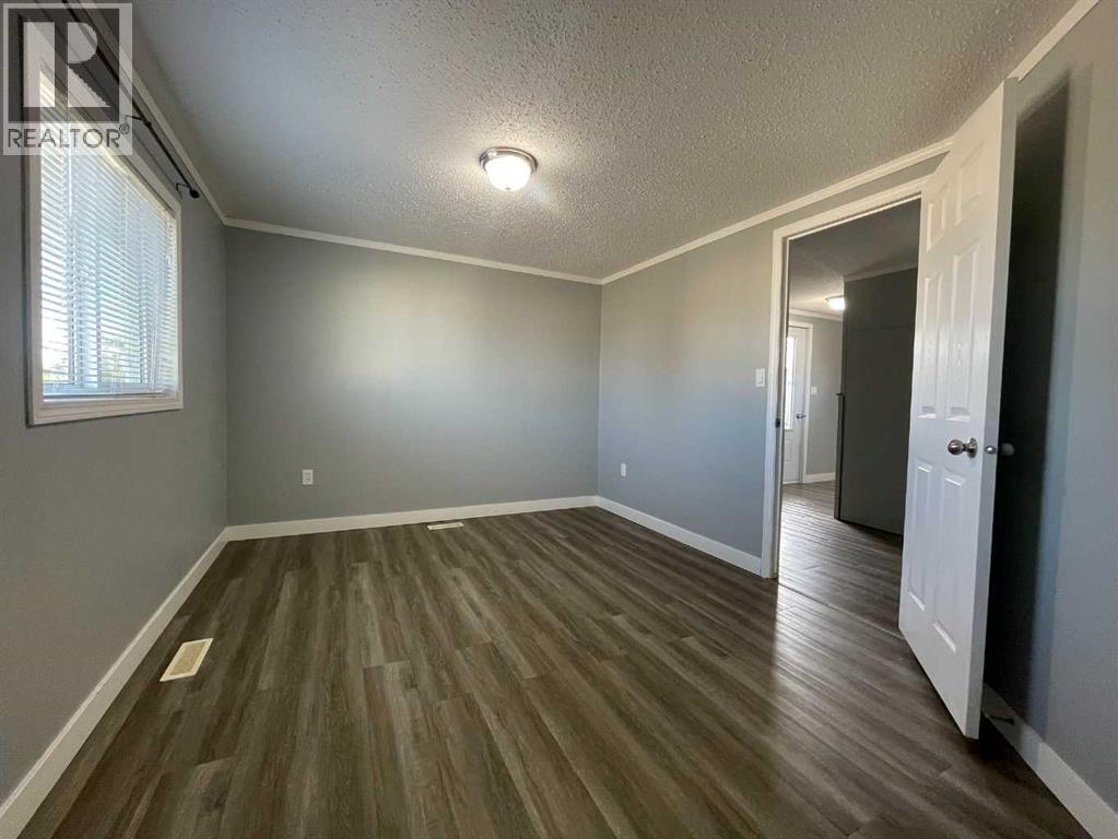 5308 57 Street Property Photo 17