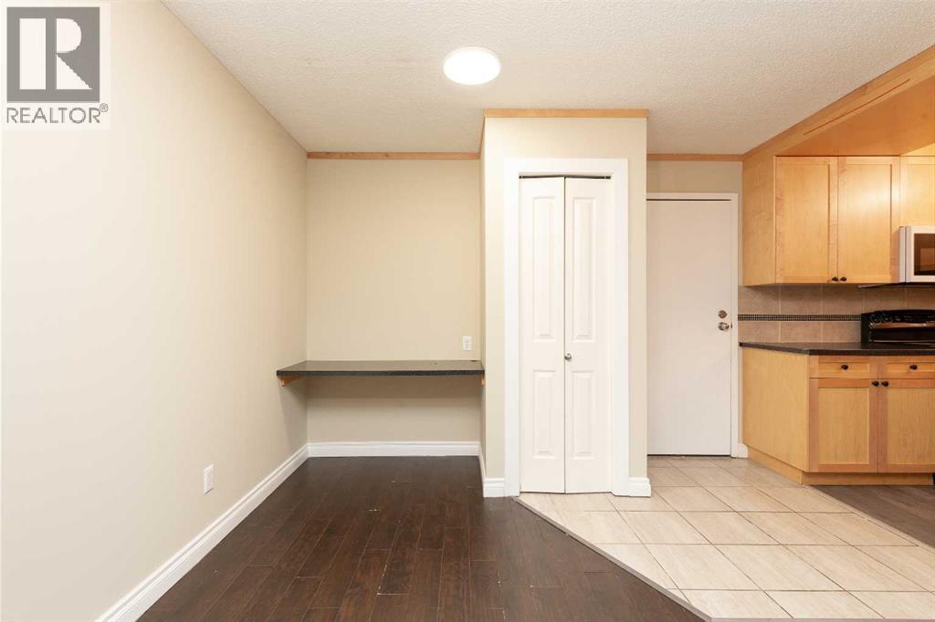 295 Columbia Boulevard West Property Photo 5