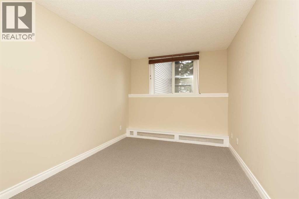 295 Columbia Boulevard West Property Photo 12