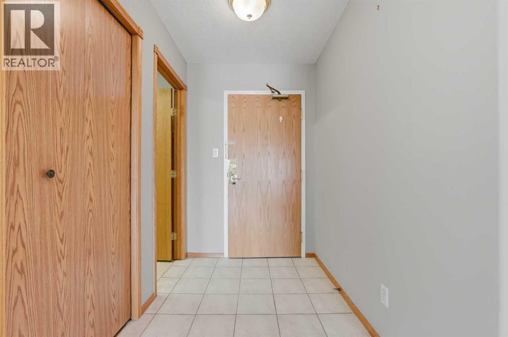 100 2 Avenue South Property Photo 4