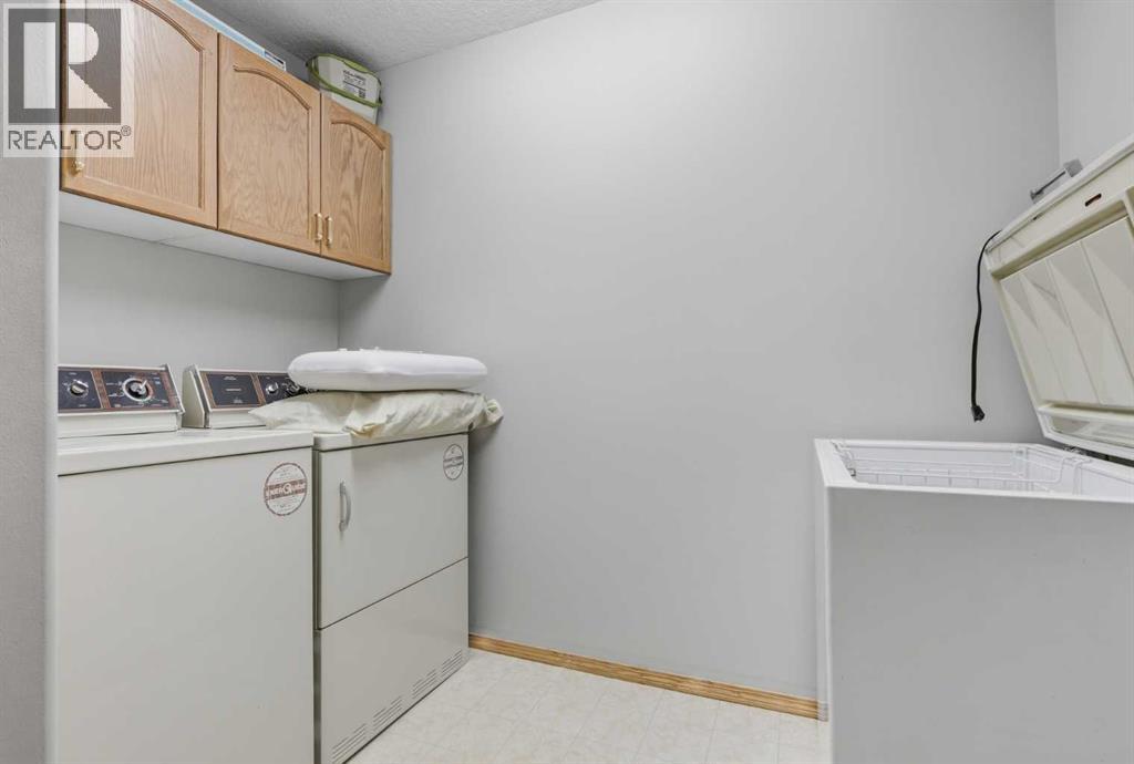 100 2 Avenue South Property Photo 5
