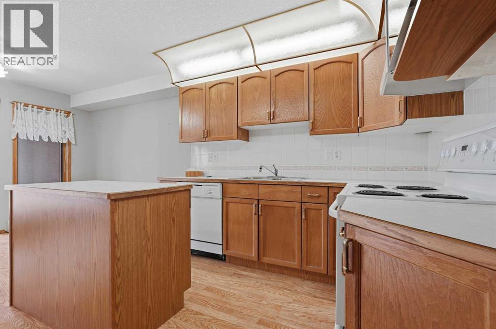 100 2 Avenue South Property Photo 7