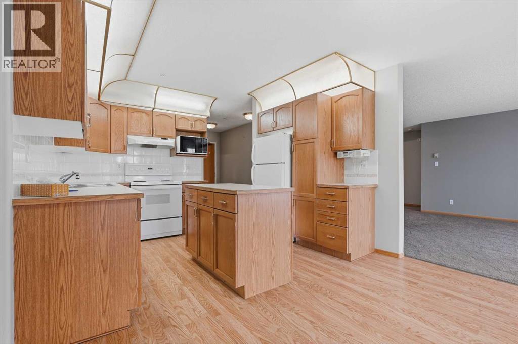 100 2 Avenue South Property Photo 8