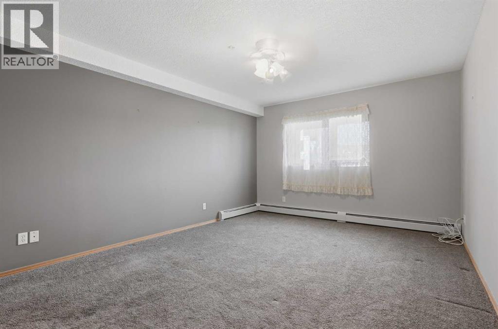 100 2 Avenue South Property Photo 18