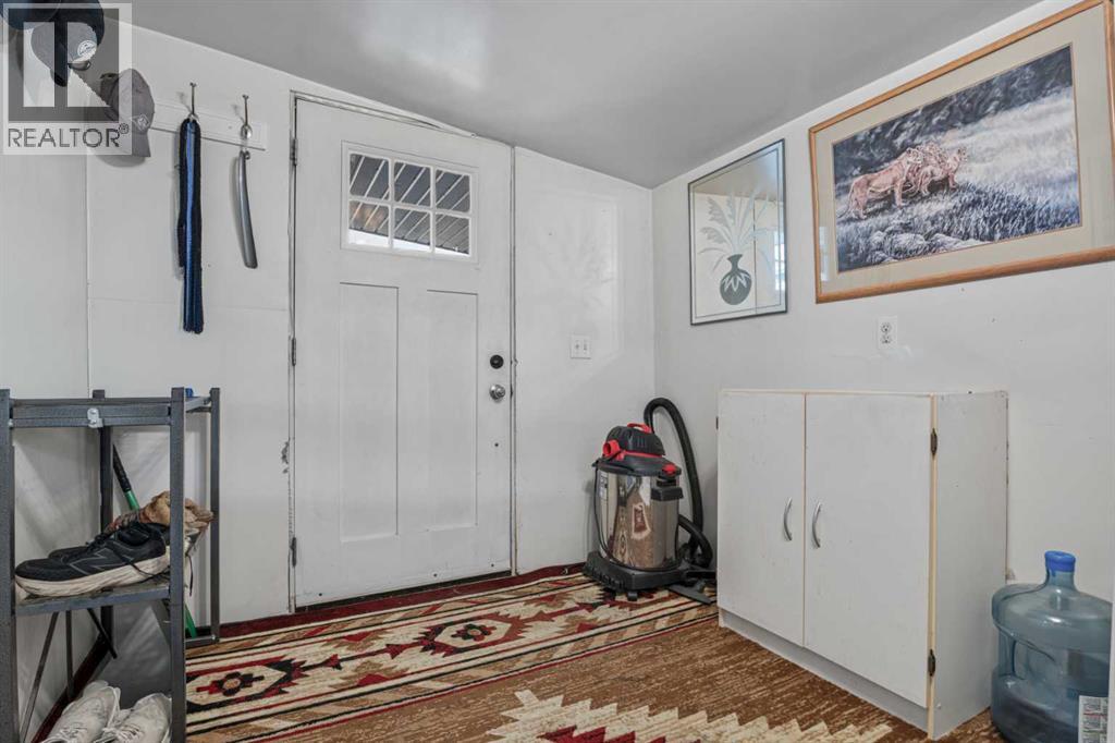 6220 17 Avenue Southeast Property Photo 2