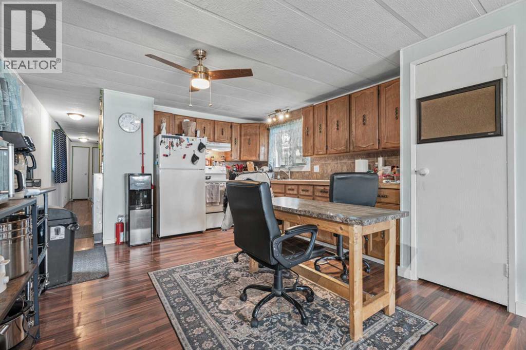 6220 17 Avenue Southeast Property Photo 4