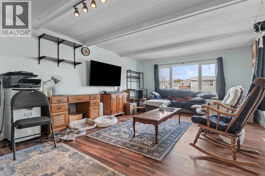 6220 17 Avenue Southeast Property Photo 6