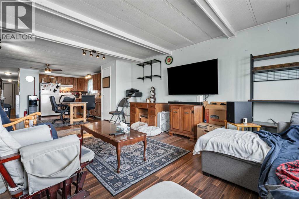 6220 17 Avenue Southeast Property Photo 7