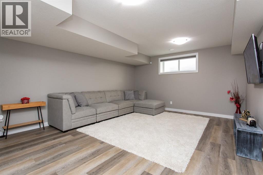 25 Trebble Close Property Photo 32