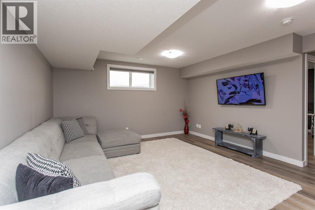 25 Trebble Close Property Photo 33