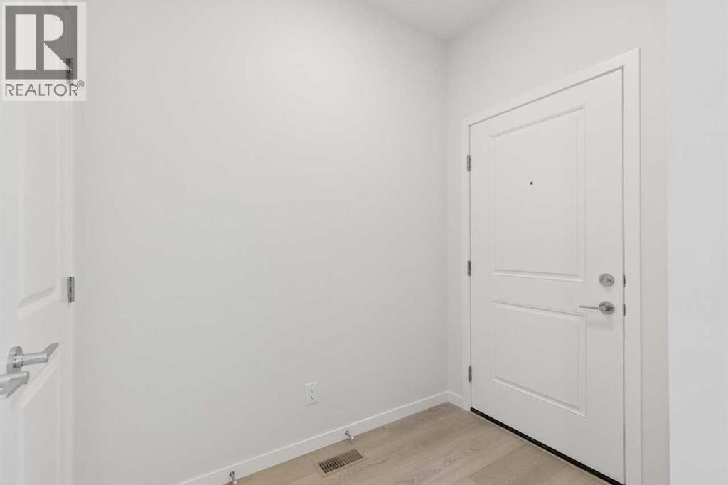 48 Lucas Green Nw Property Photo 5